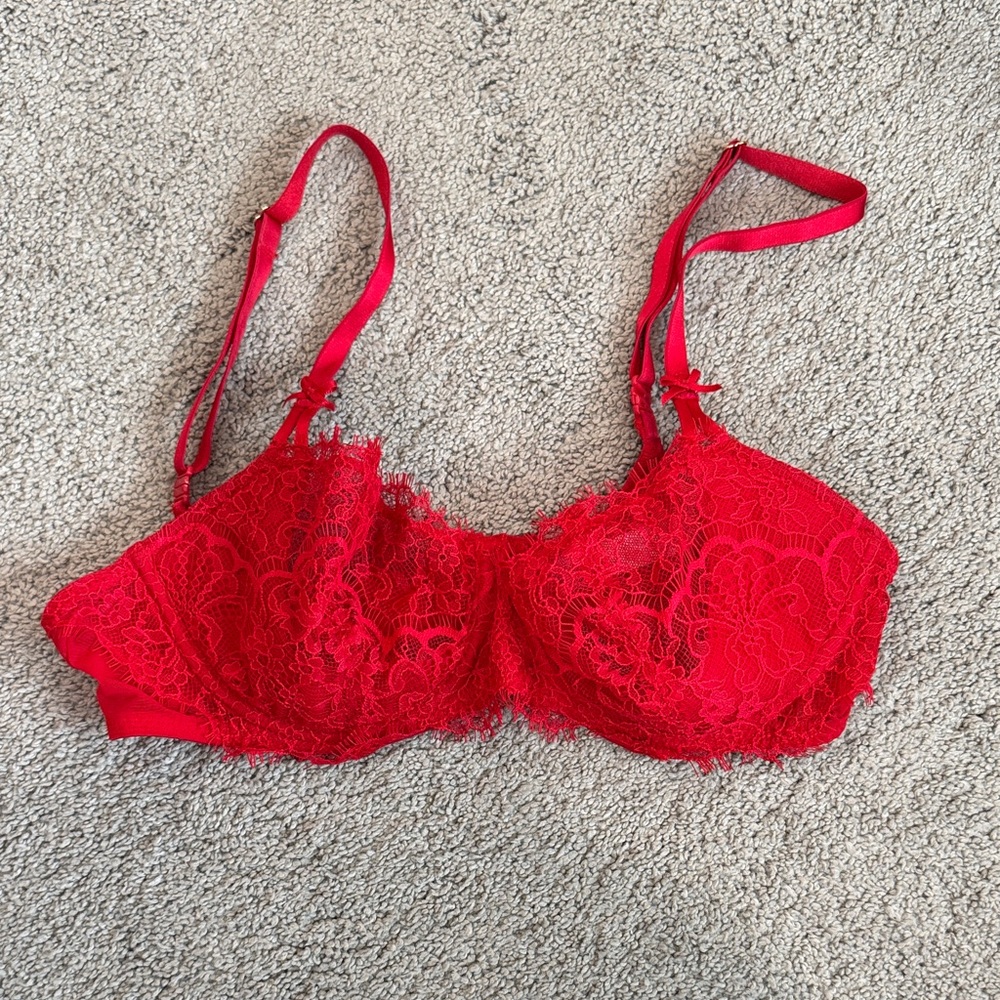 Victoria's Secret Vibrant Red Lace Bra